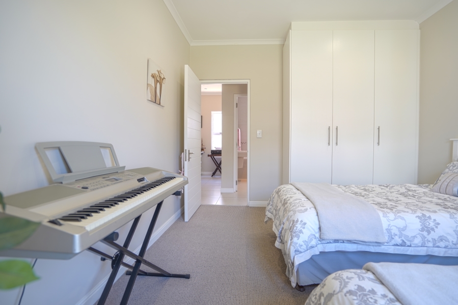 3 Bedroom Property for Sale in Sunningdale Western Cape